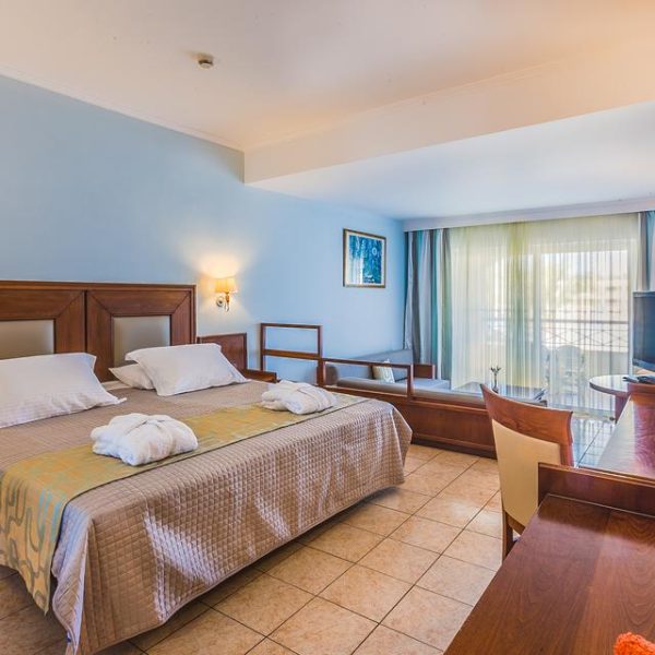 Kipriotis Maris Suites